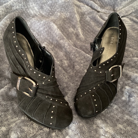 READ ALL SEXY EC BCBG black velour platform booties sz7 1/2 - Picture 2 of 11
